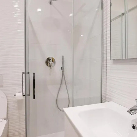 Adria Luxury - Centro アパートホテル 3*