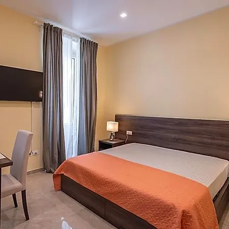 アパートホテル Adria Luxury - Centro 3*